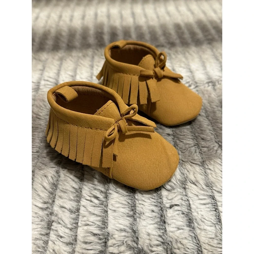 NWOT Old Navy Tan Moccasins  Infants size 3-6 months